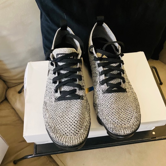 Vapor max cookies and cream - Picture 1 of 3
